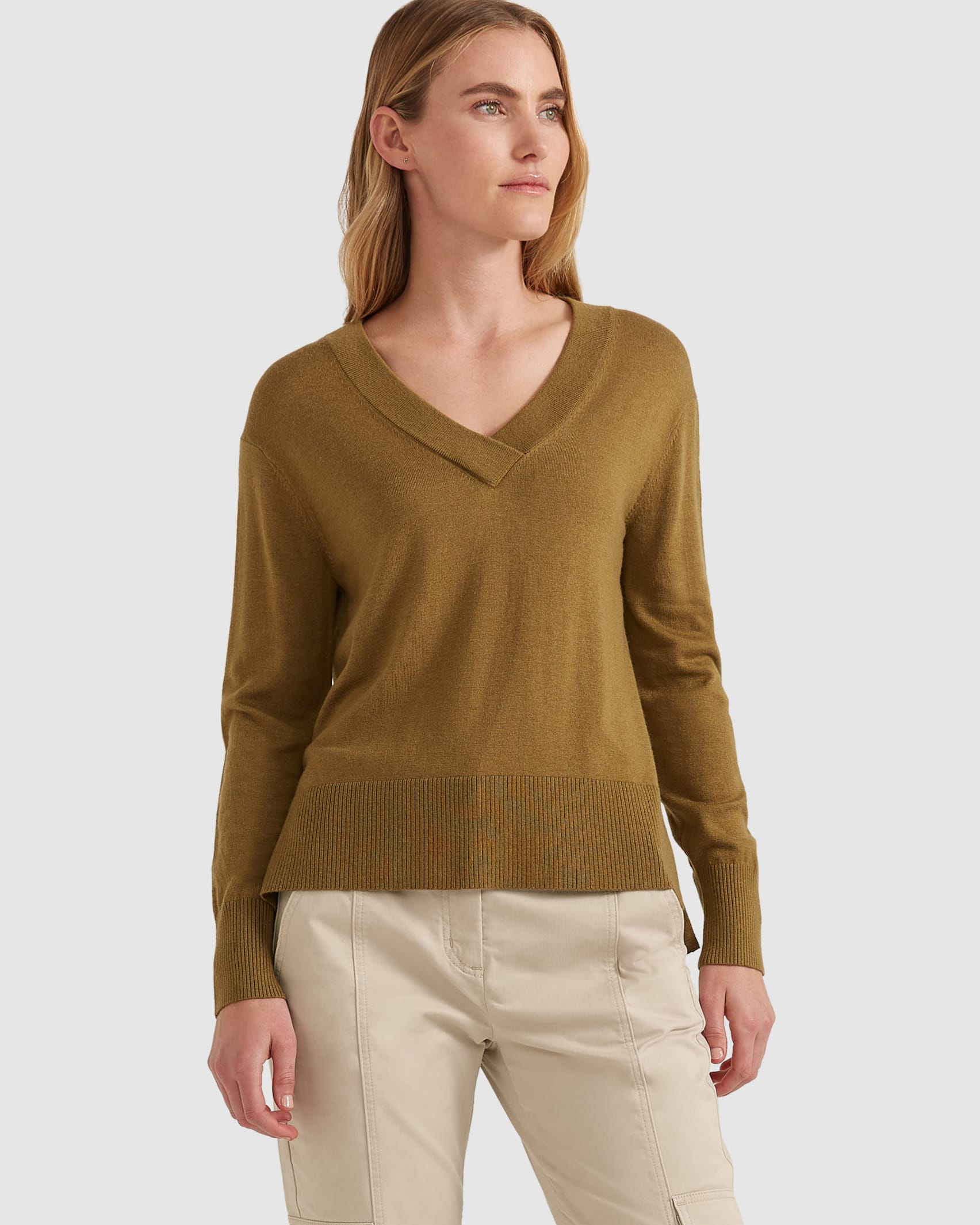 Laurina V Neck Knit in KIWI