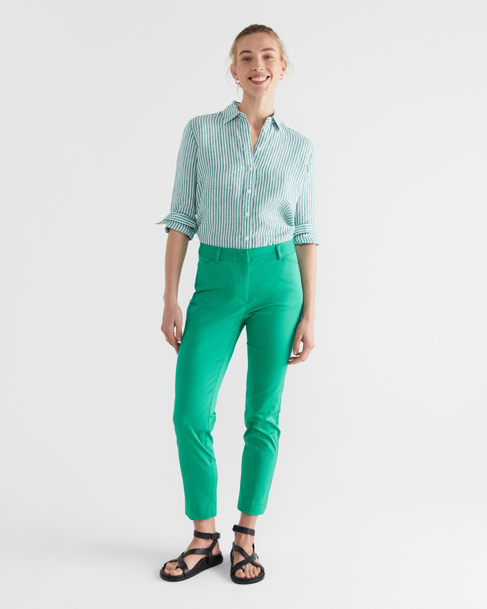 Evie Capri in EMERALD