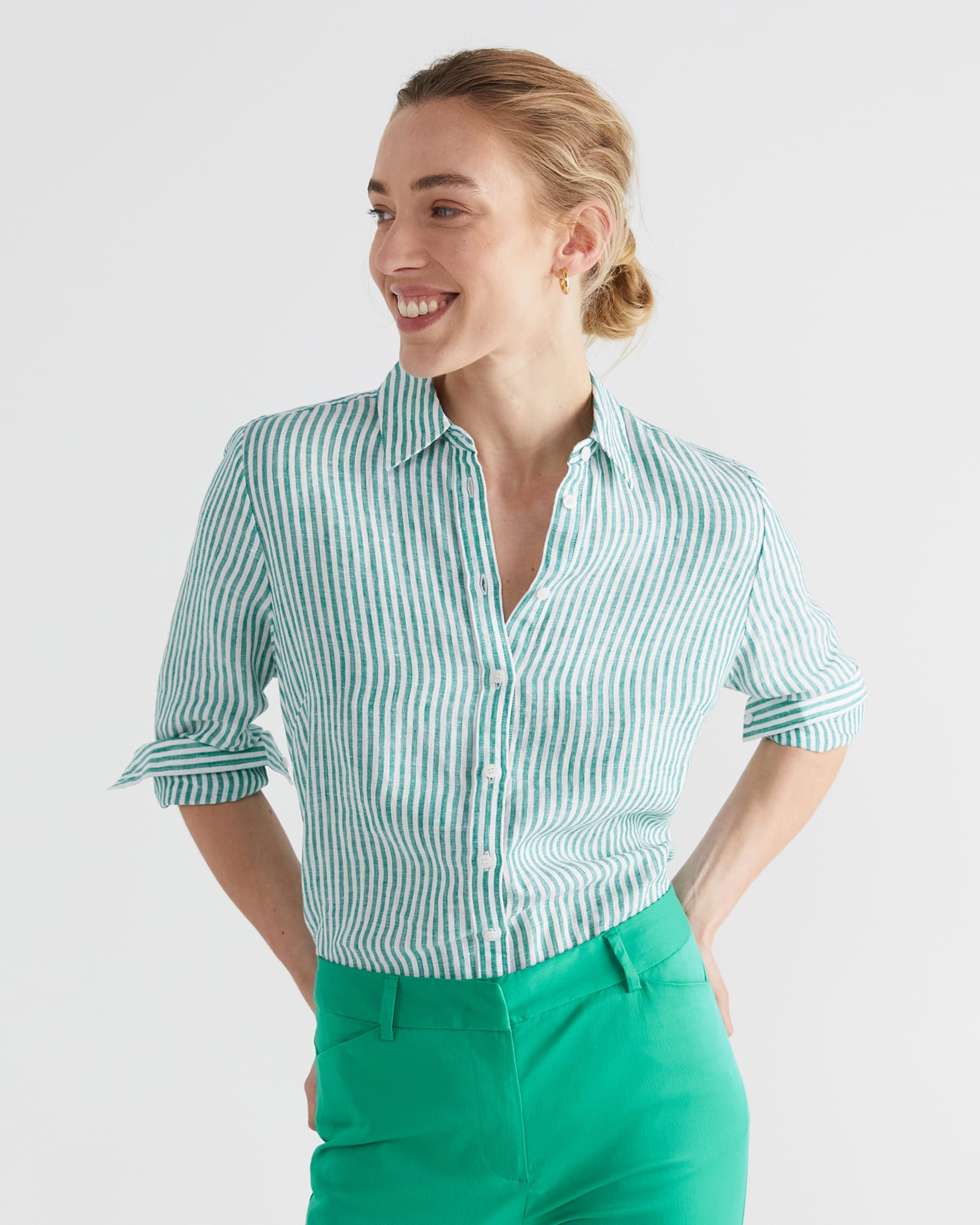 Evie Capri in EMERALD
