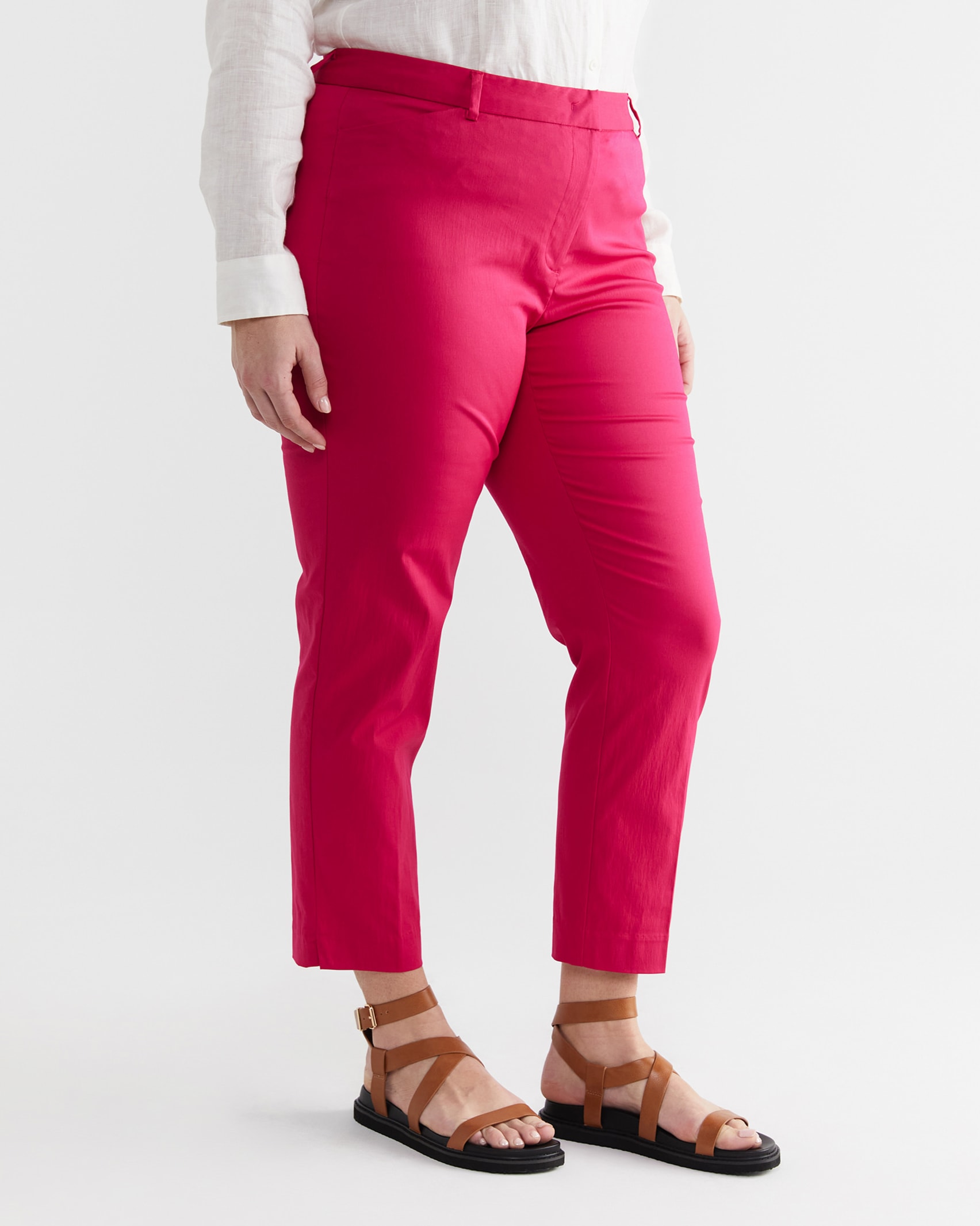 Evie Capri in MAGENTA