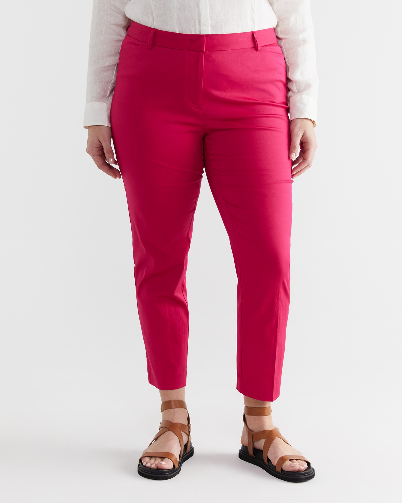 Evie Capri in MAGENTA