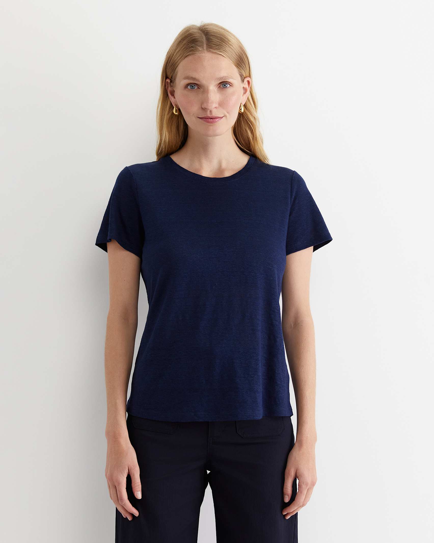 Tonia Crew Neck Linen Tee in NAVY