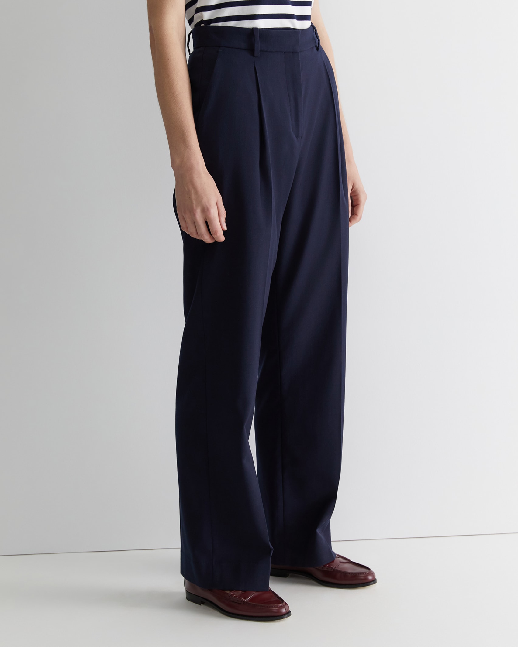 Bianca Pleat Pant in NAVY