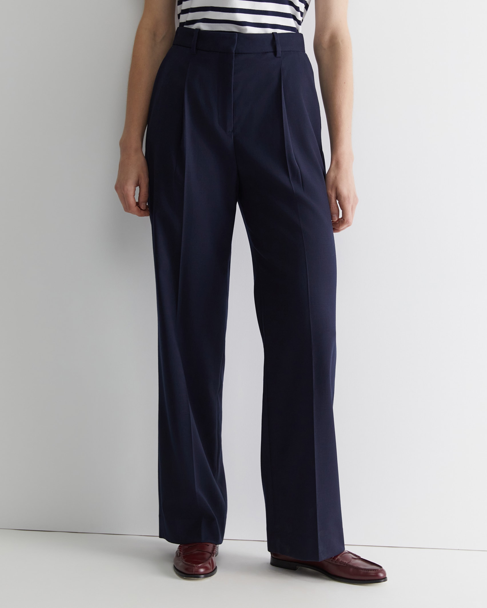 Bianca Pleat Pant in NAVY