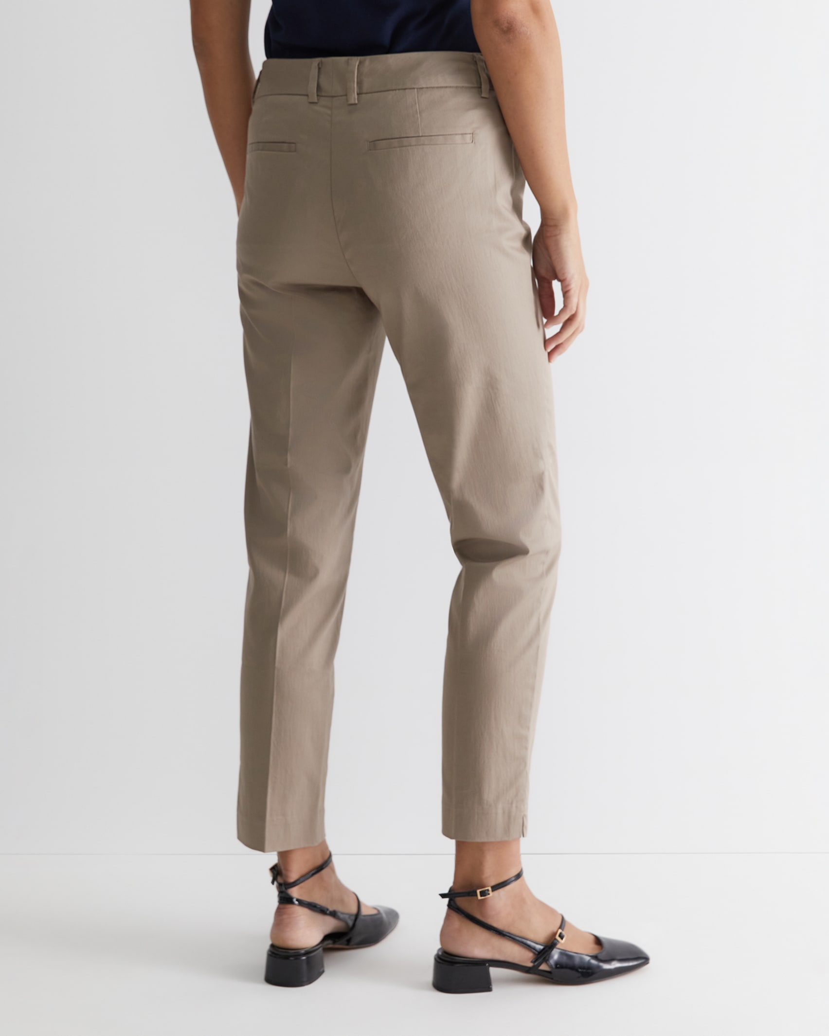 Evie Capri in CAPPUCCINO