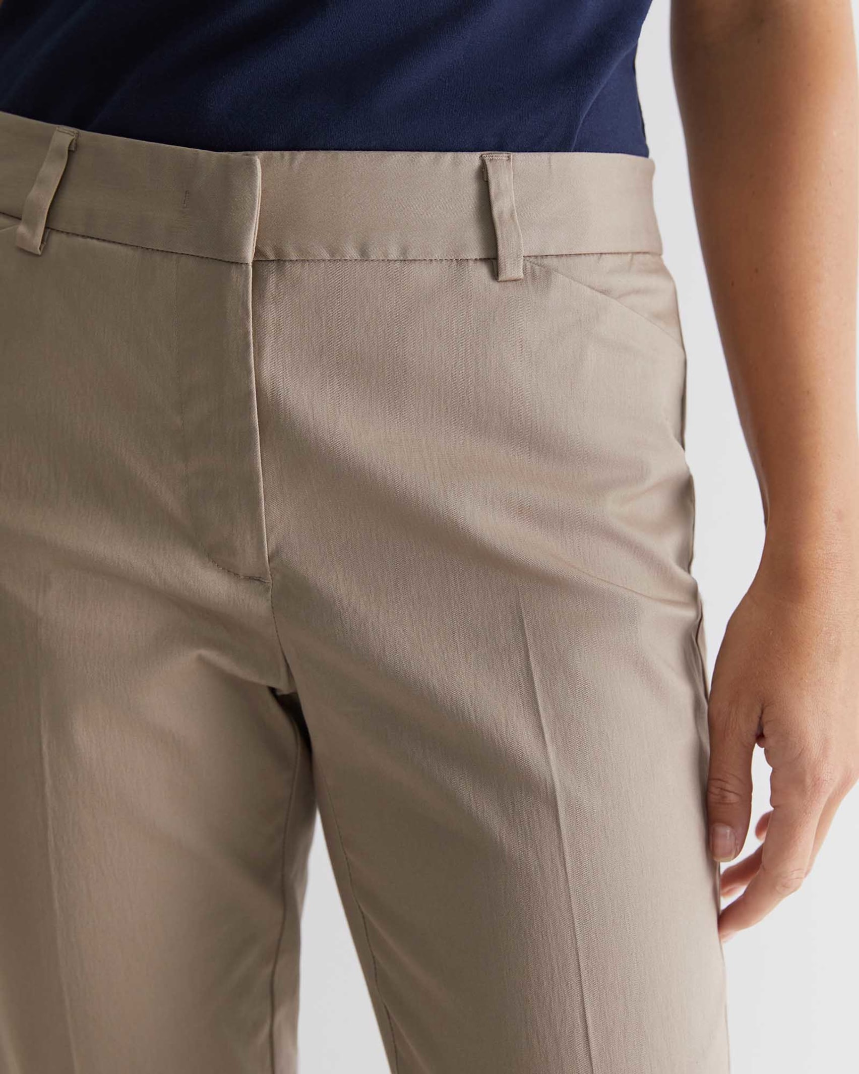 Evie Capri in CAPPUCCINO
