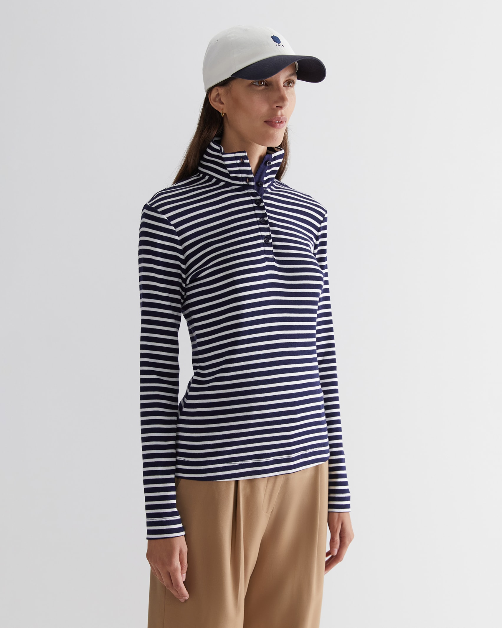 Lucy Funnel Neck Top in NAVY/WHITE