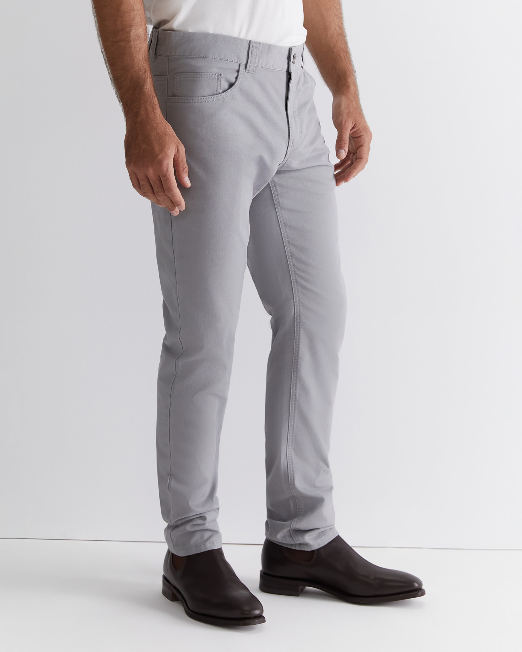 Tapered Bedford Jean in LIGHT GREY