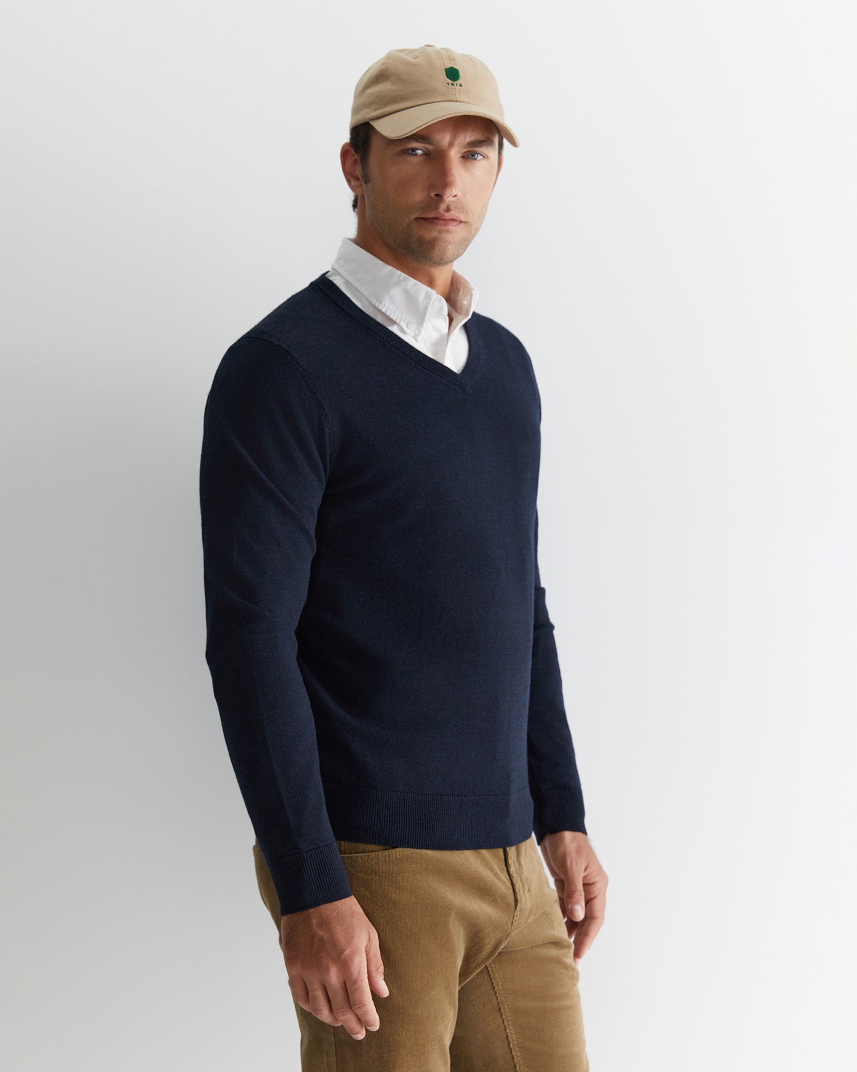 Merino V-Neck Knit in NAVY