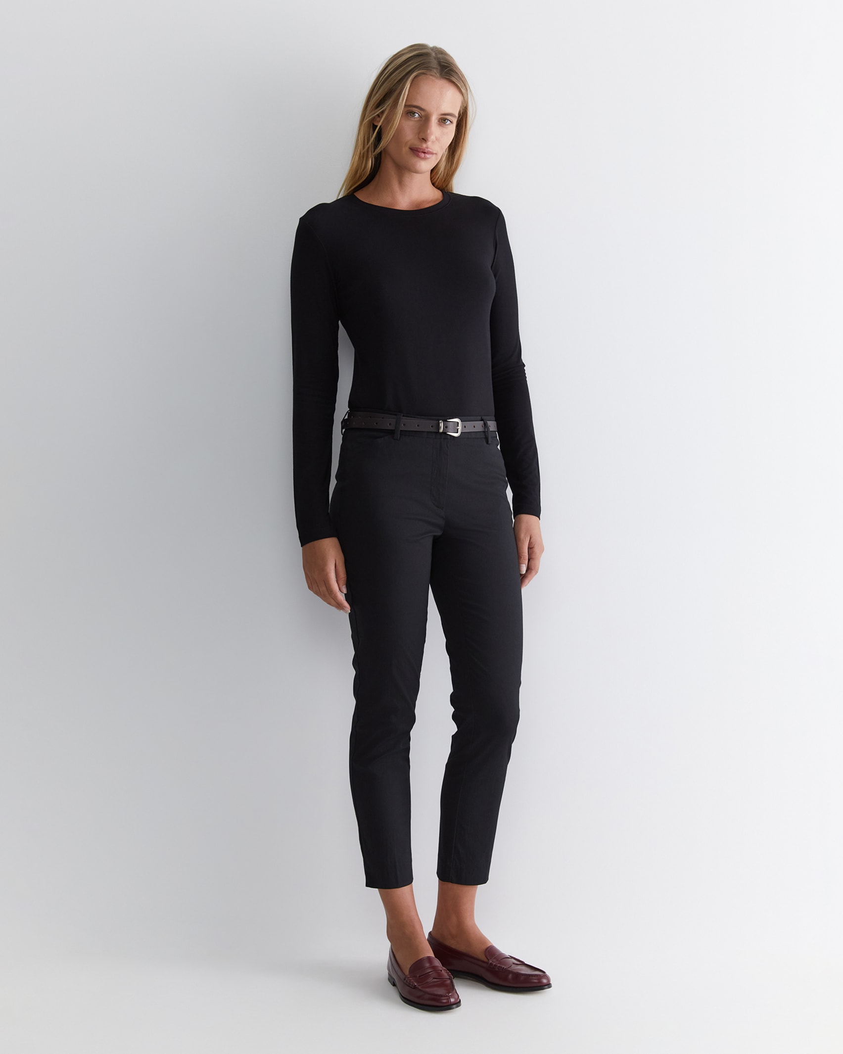 Evie Capri Pant in BLACK