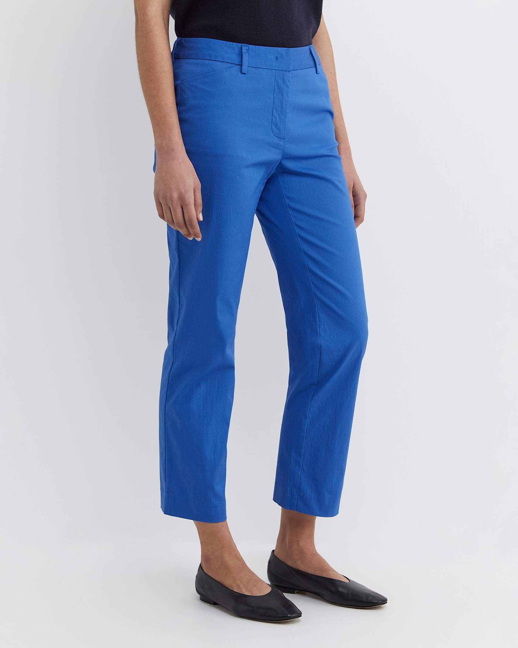 Evie Straight Capri Pant in Cerulean Sportscraft