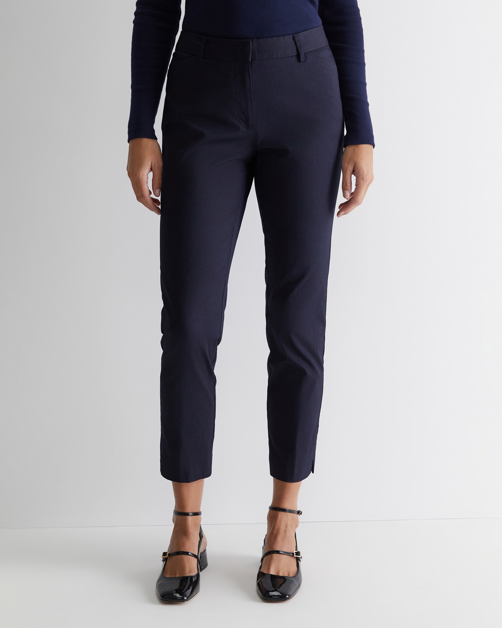 Evie Capri Pant in CLASSIC NAVY