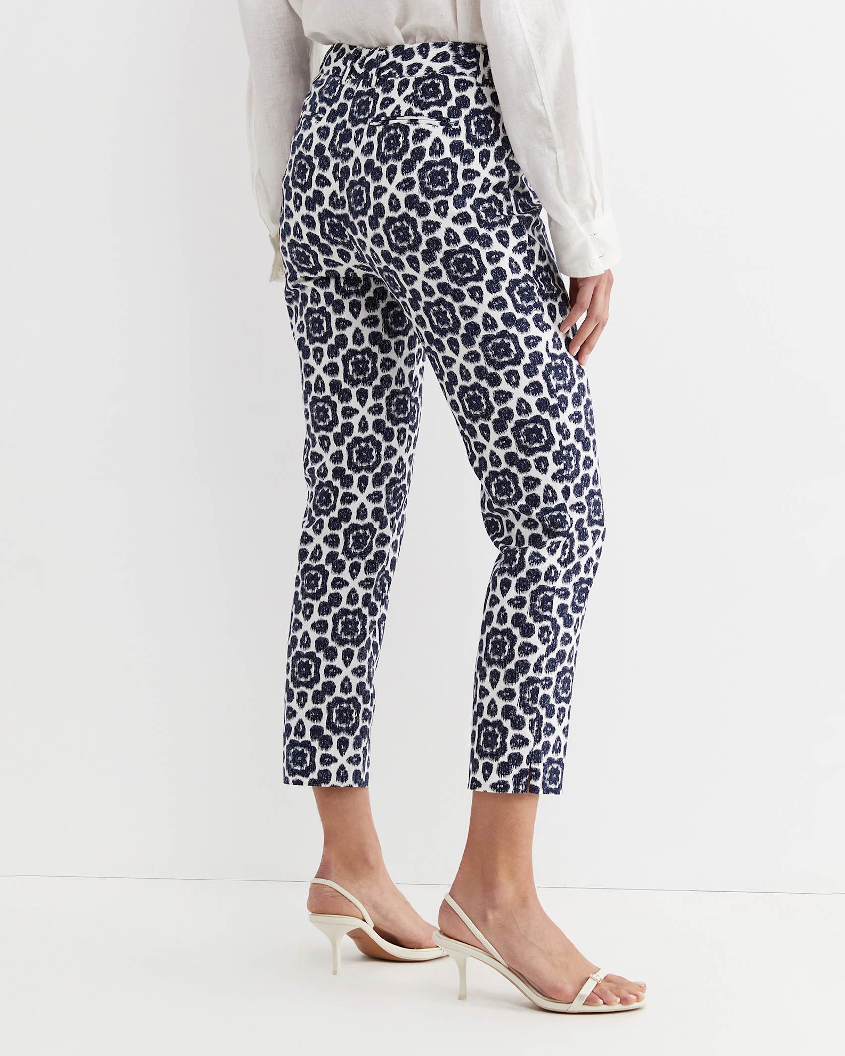 Venus capri pants outlet