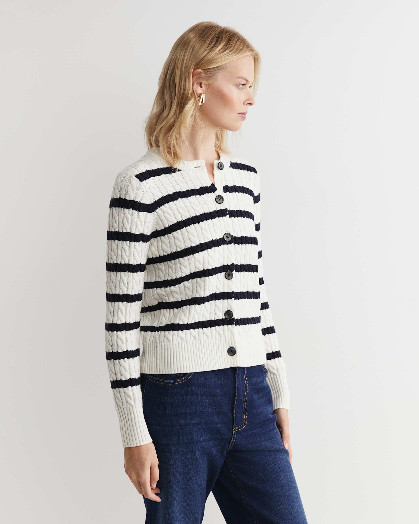 Cable Merino Cotton Cardigan in WHITE/NAVY
